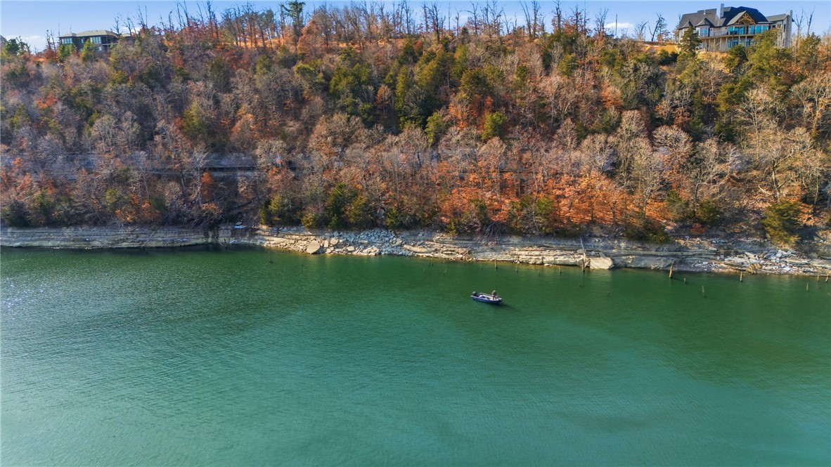 Escarpment Add Ruban - Land