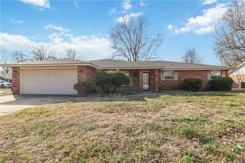 Photo of 4003 Chapman Avenue, Springdale, AR 72762 (MLS # 1336134)