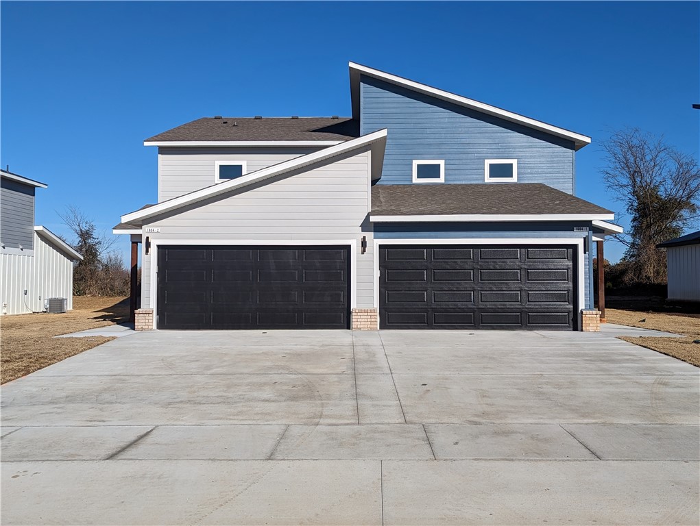 Awesome Location!!! Easy access to all corridors, close to schools, the 35 acre Creekside Park with pickleball courts, splash park, Dog park, Cricket field and more. Modern designed home with a great floor plan with full kitchen appliances and washer/dryer included. These are awesome units at an awesome price!!! They wont last long.