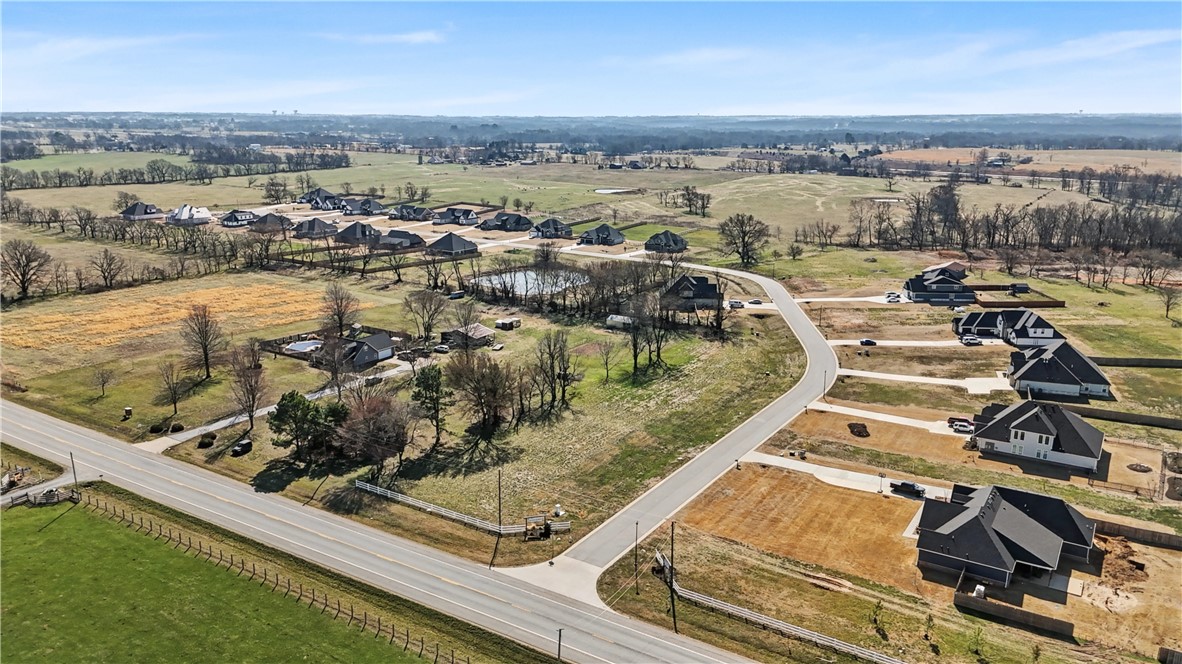 JENNA ESTATES-GRAVETTE - Residential