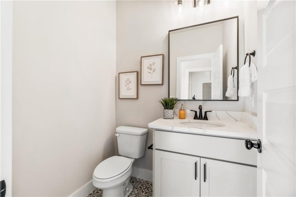 JENNA ESTATES-GRAVETTE - Residential