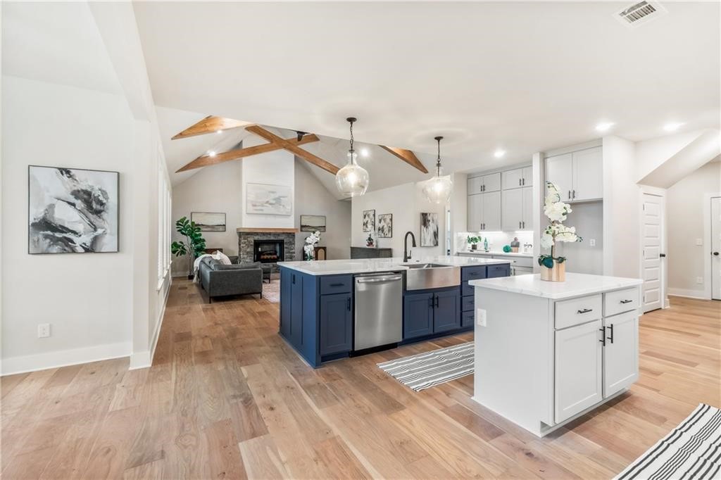 JENNA ESTATES-GRAVETTE - Residential