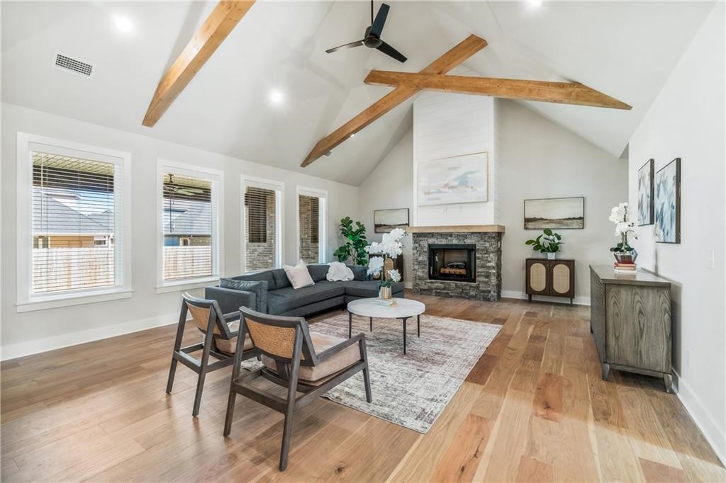 JENNA ESTATES-GRAVETTE - Residential