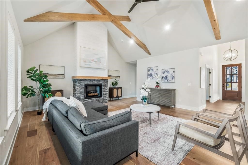 JENNA ESTATES-GRAVETTE - Residential