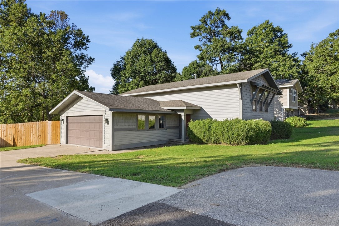1009 Peak Street
