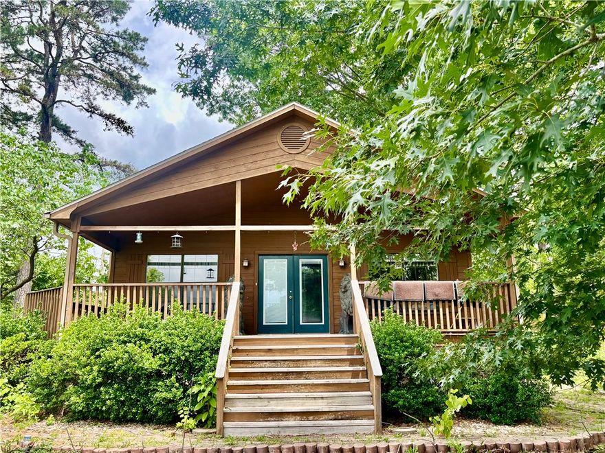 Charming Aspen-style cottage just 2.5 miles from the University of Arkansas! This 3 bed, 2 bath home offers a spacious, fully fenced yard with mature trees and a detached 2-car garage. Inside, enjoy stainless appliances including a new oven and newer fridge. Fresh sofas may remain if desired by the tenant. Great location near parks, schools, and downtown Fayetteville. One small pet considered with approval. No smoking allowed.