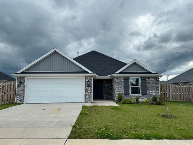 Extremely nice 2-yr-old home featuring all brick, 1408 SF, 3 BR, 2 BA, 2 car garage close to Farmington school & Walmart. Granite tops, hardwood tile everywhere except bedrooms, gas fireplace, 2' blinds, covered porch & fully fenced backyard. 1 year lease, no cats or large dogs.
