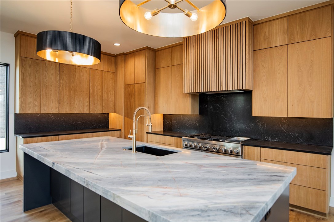 Hawks Landing On Beaver Lake Rurban - Residential