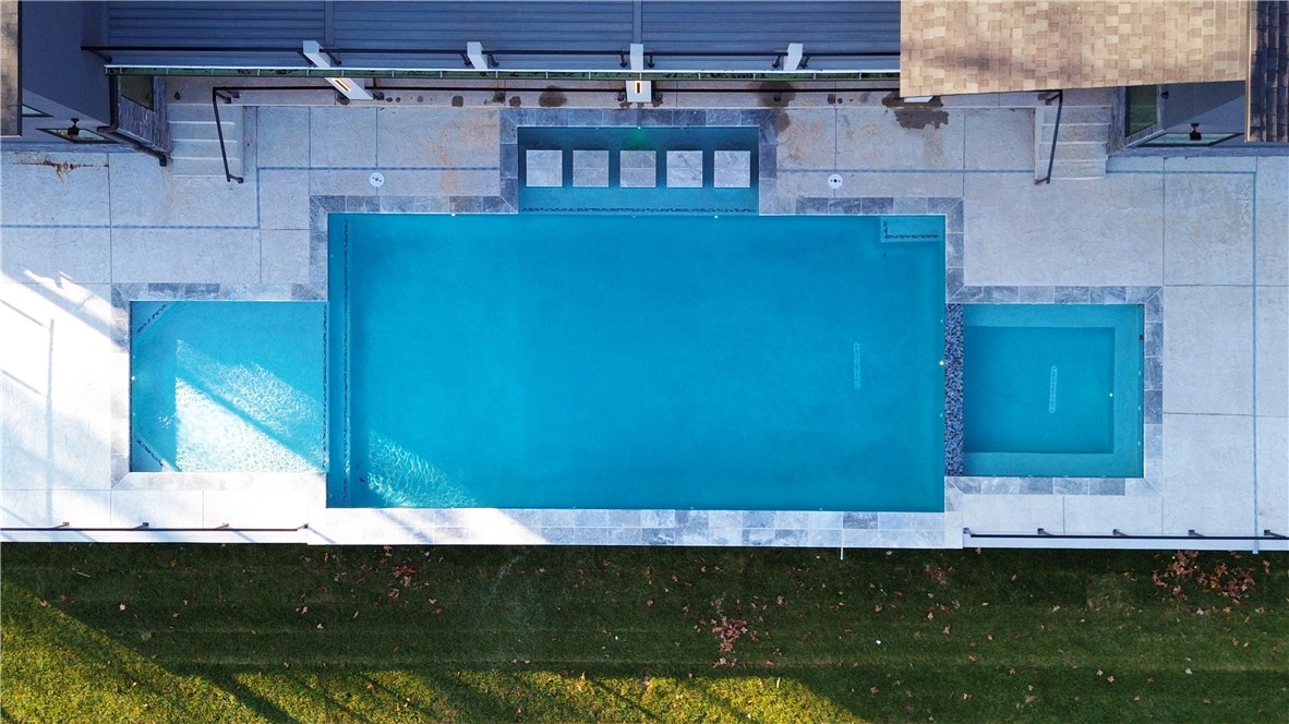 Hawks Landing On Beaver Lake Rurban - Residential