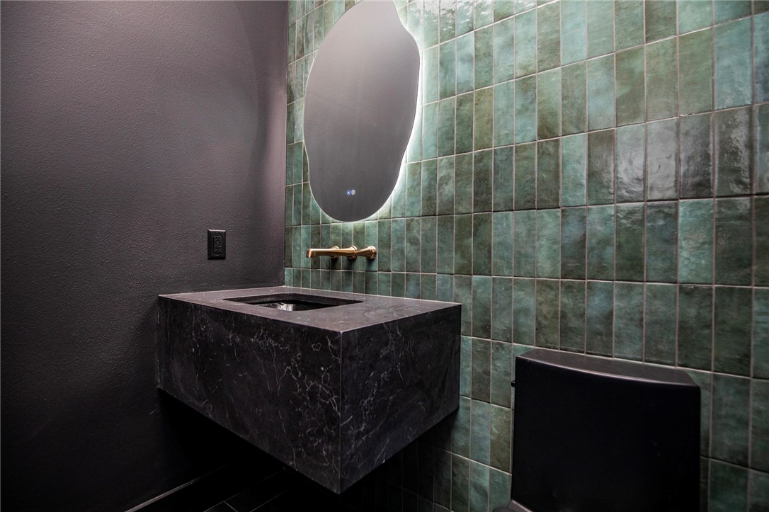 Hawks Landing On Beaver Lake Rurban - Residential