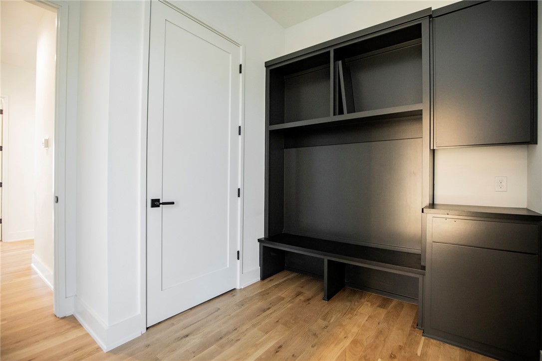 Hawks Landing On Beaver Lake Rurban - Residential