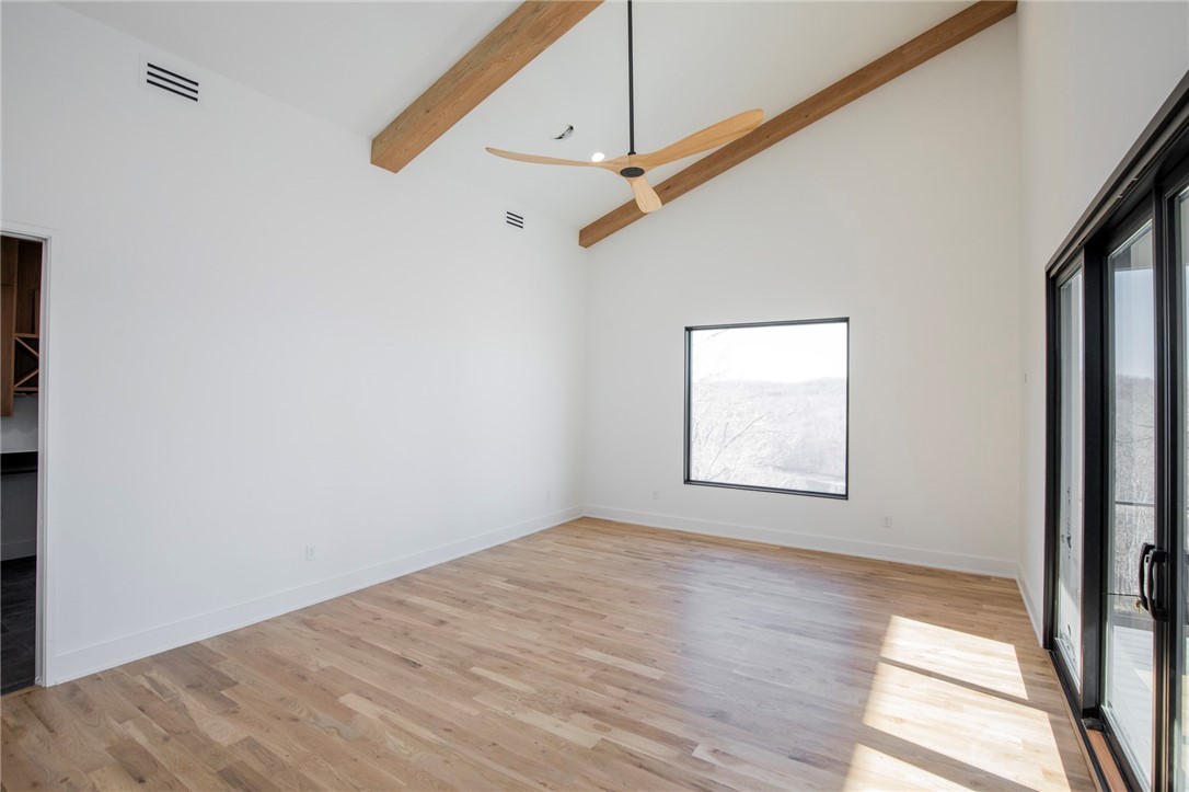 Hawks Landing On Beaver Lake Rurban - Residential