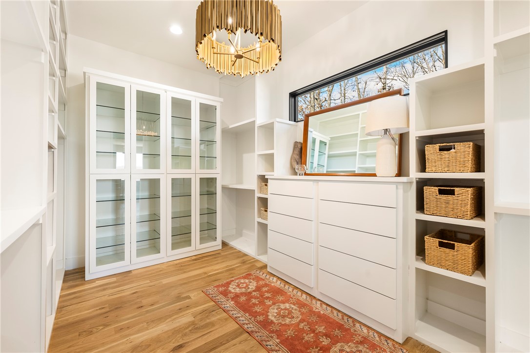 Hawks Landing On Beaver Lake Rurban - Residential