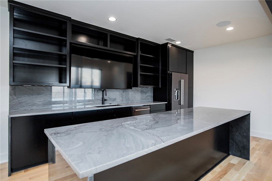 Hawks Landing On Beaver Lake Rurban - Residential