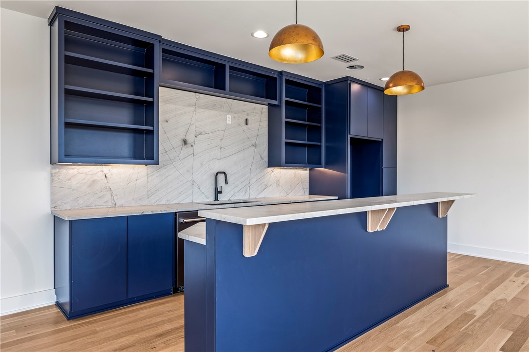 Hawks Landing On Beaver Lake Rurban - Residential