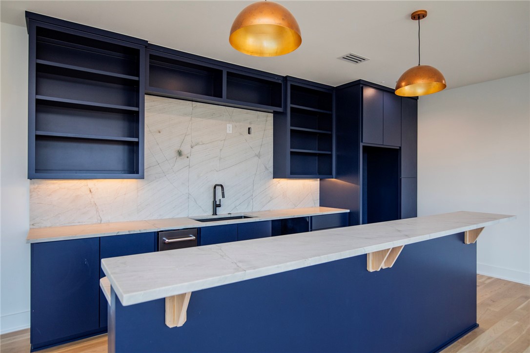 Hawks Landing On Beaver Lake Rurban - Residential