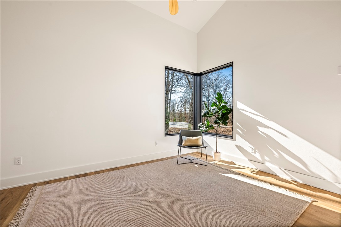 Hawks Landing On Beaver Lake Rurban - Residential