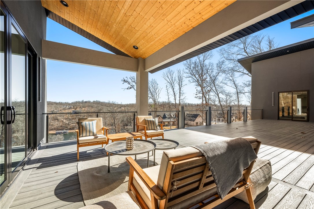 Hawks Landing On Beaver Lake Rurban - Residential