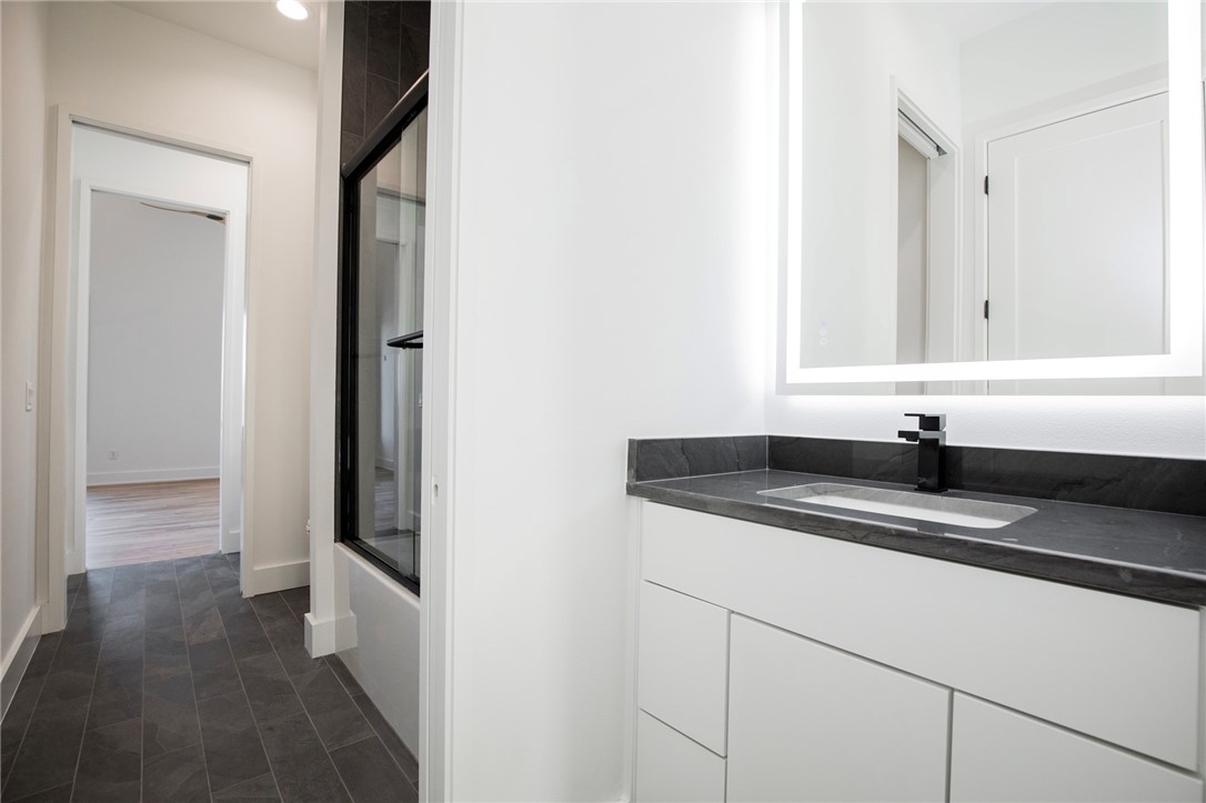 Hawks Landing On Beaver Lake Rurban - Residential