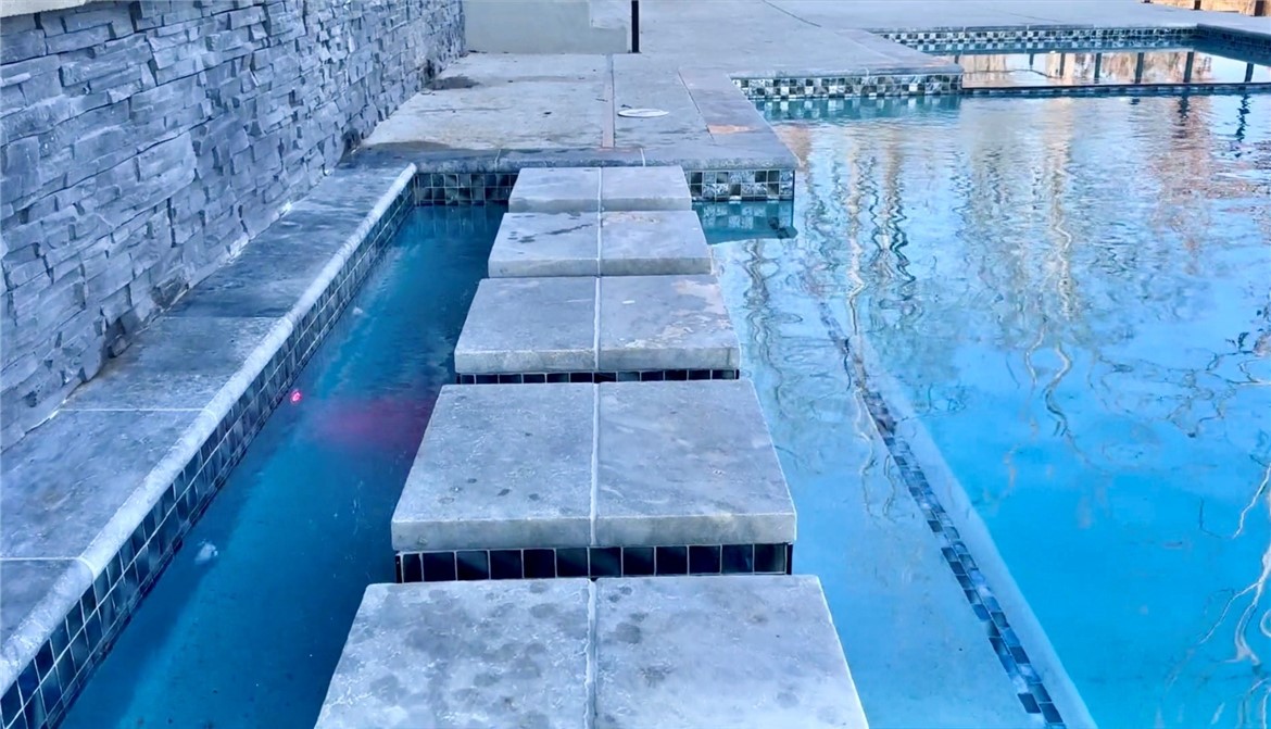 Hawks Landing On Beaver Lake Rurban - Residential