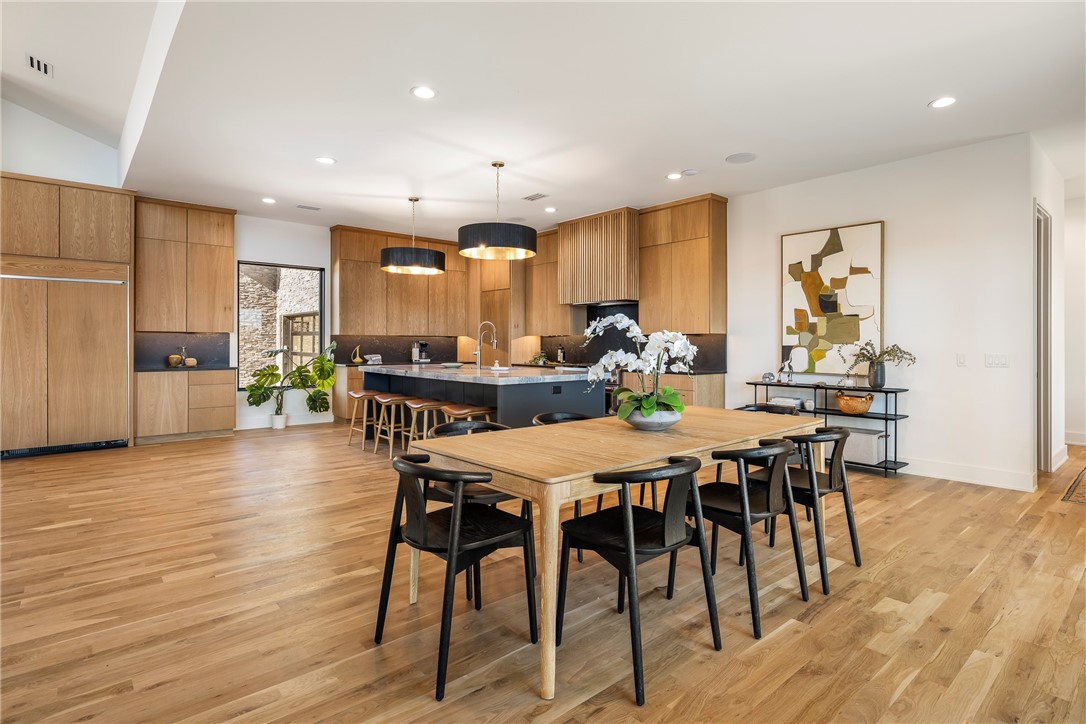 Hawks Landing On Beaver Lake Rurban - Residential