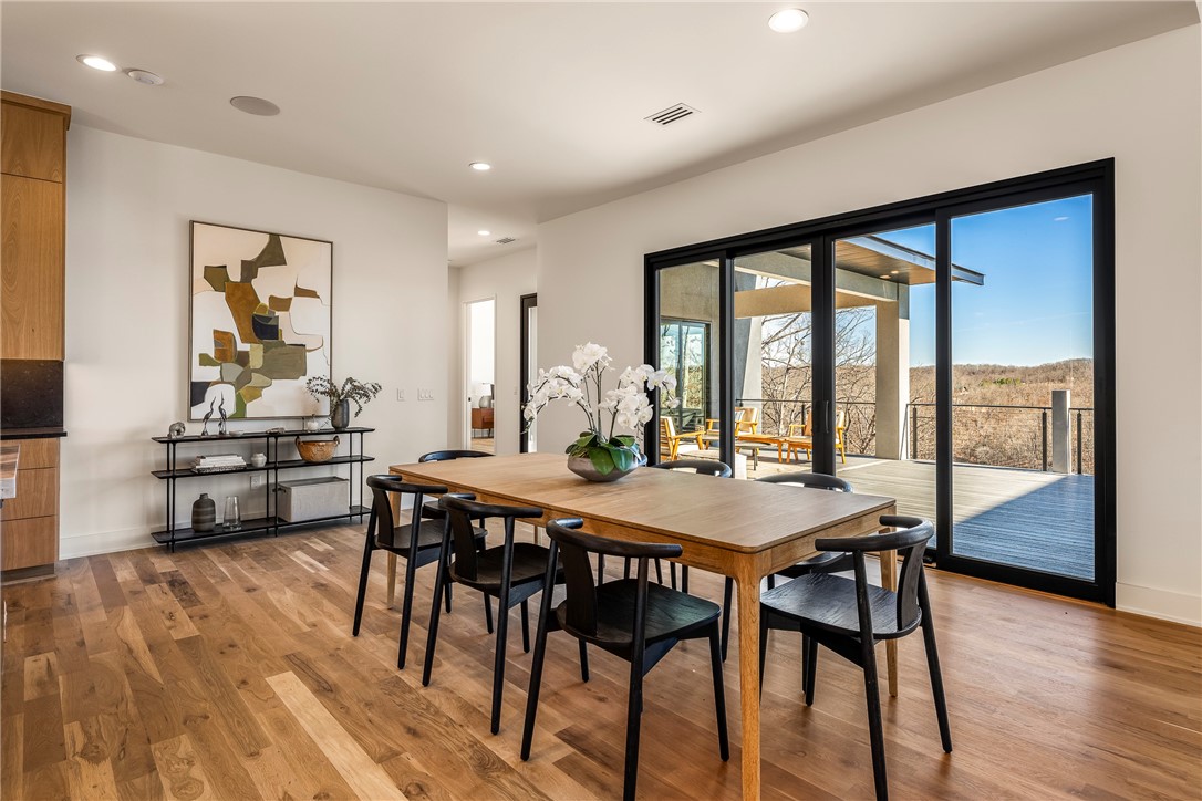 Hawks Landing On Beaver Lake Rurban - Residential