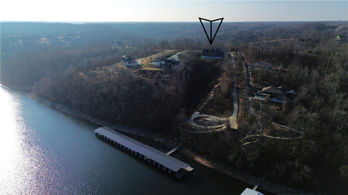 Hawks Landing On Beaver Lake Rurban - Residential