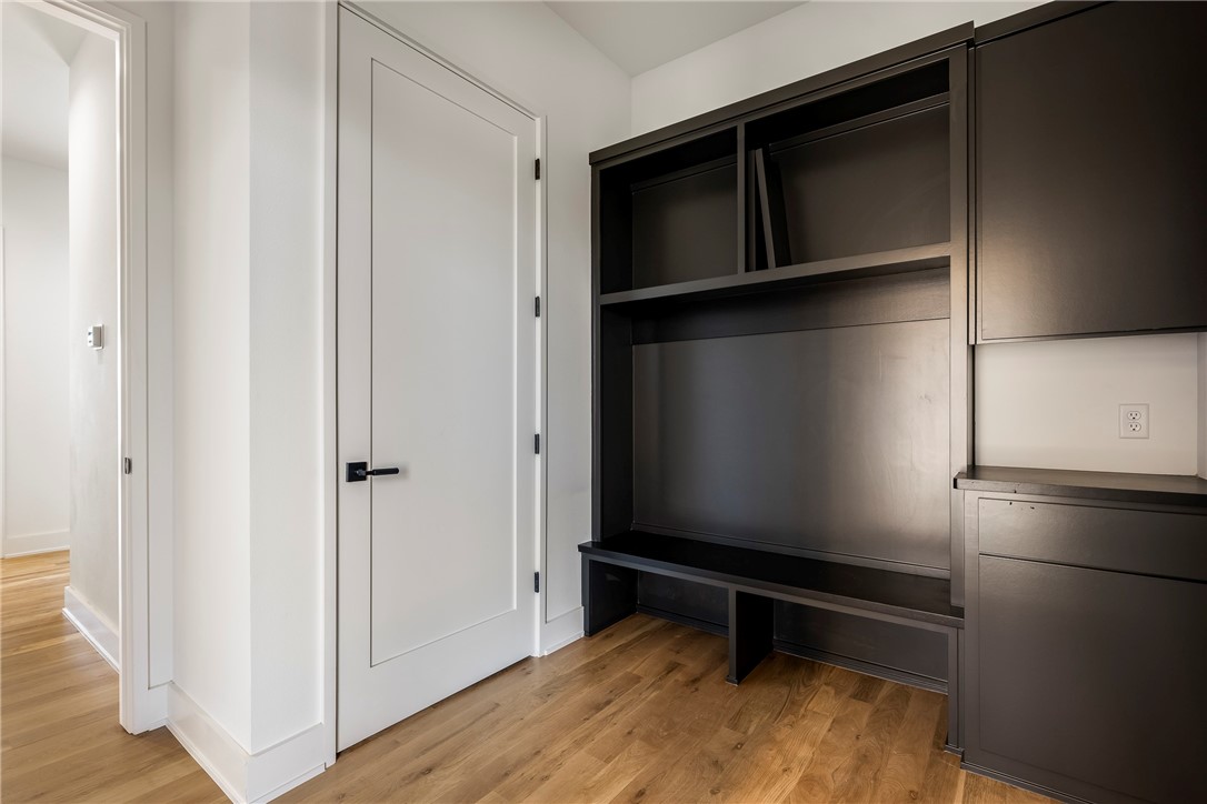 Hawks Landing On Beaver Lake Rurban - Residential