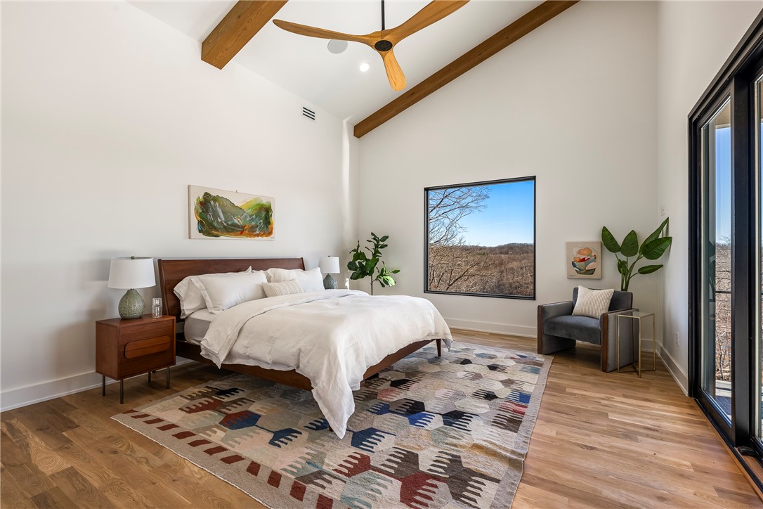 Hawks Landing On Beaver Lake Rurban - Residential