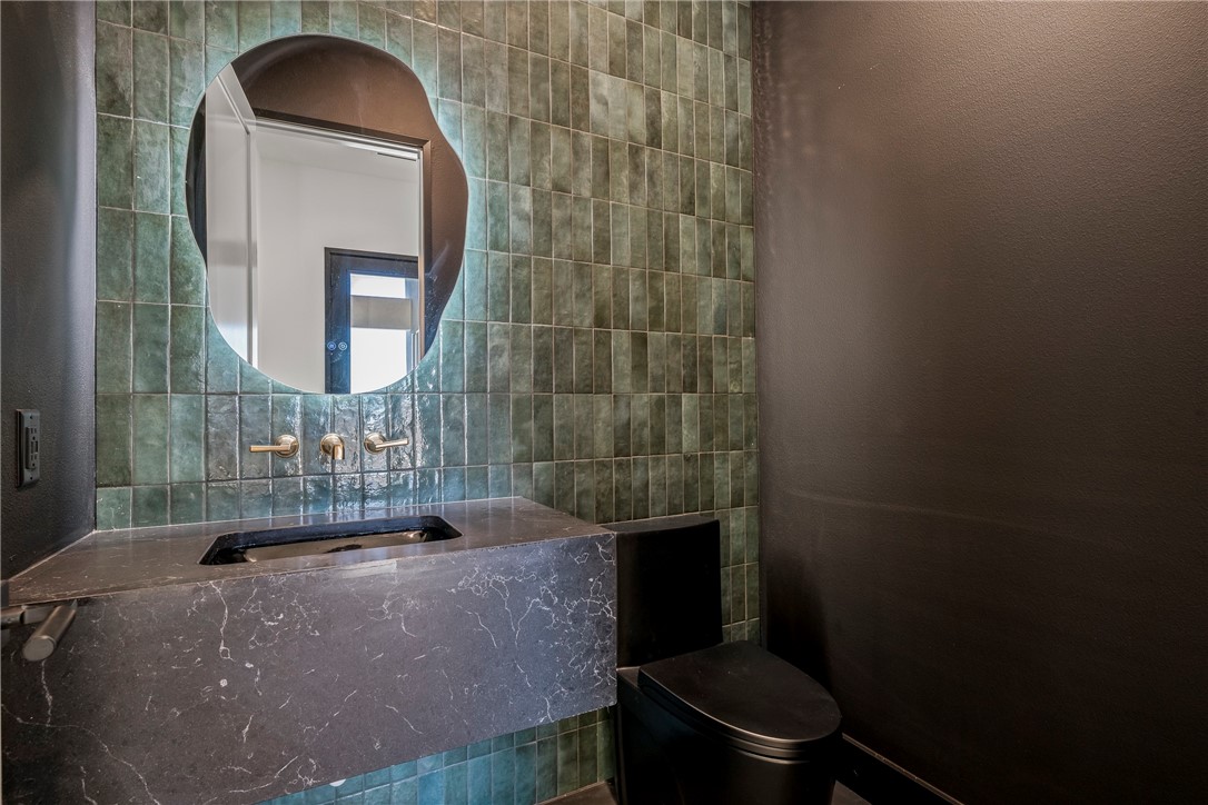 Hawks Landing On Beaver Lake Rurban - Residential