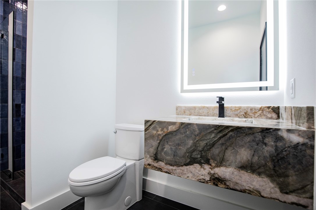 Hawks Landing On Beaver Lake Rurban - Residential