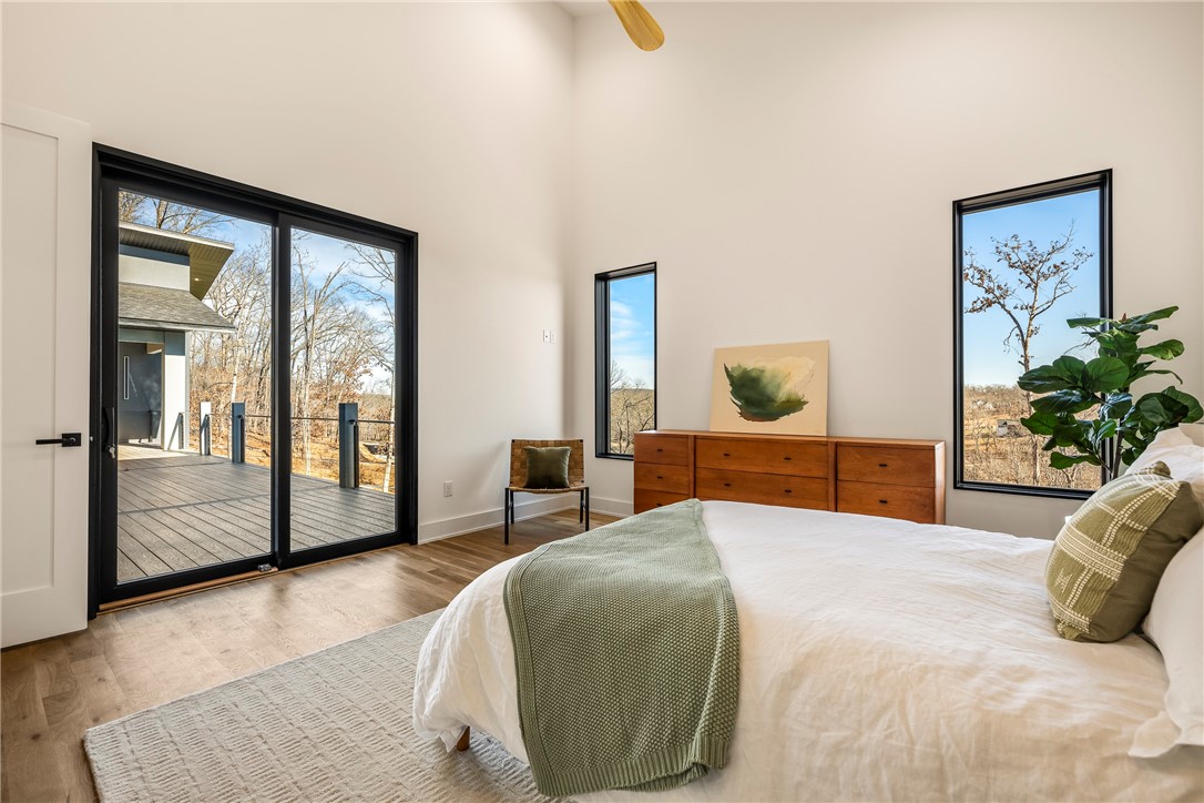 Hawks Landing On Beaver Lake Rurban - Residential