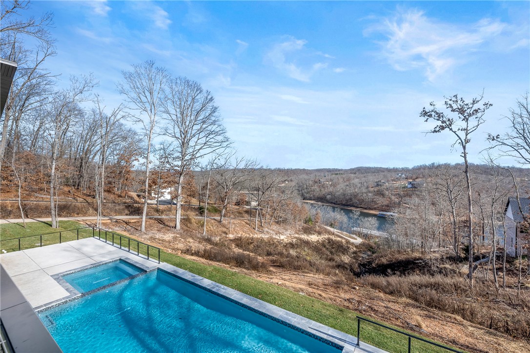 Hawks Landing On Beaver Lake Rurban - Residential