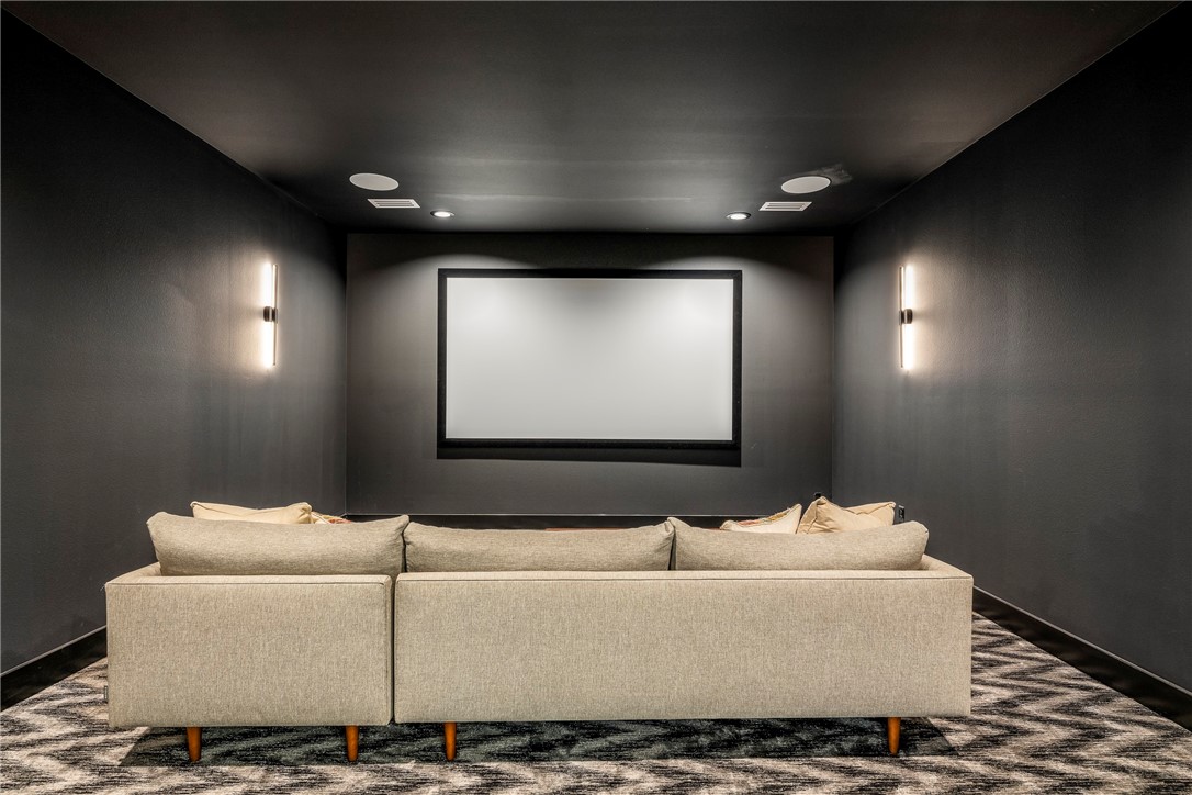 Hawks Landing On Beaver Lake Rurban - Residential