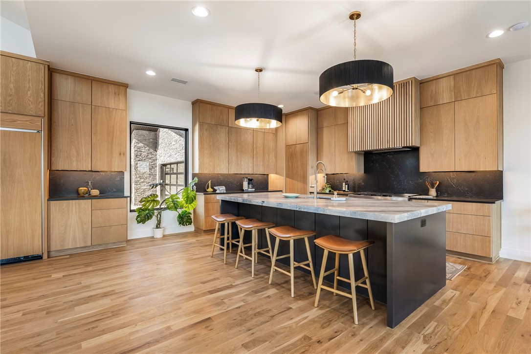 Hawks Landing On Beaver Lake Rurban - Residential