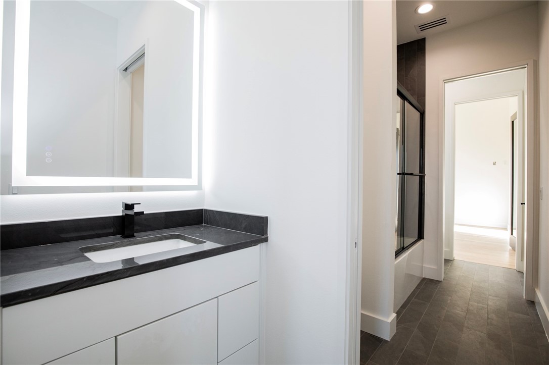 Hawks Landing On Beaver Lake Rurban - Residential