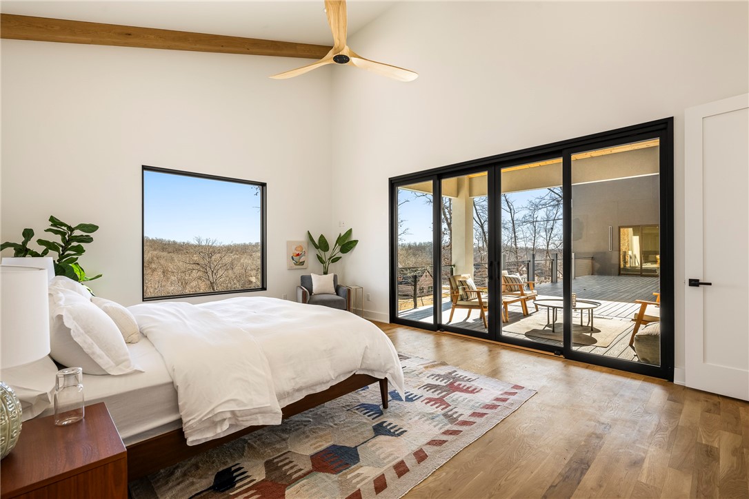 Hawks Landing On Beaver Lake Rurban - Residential