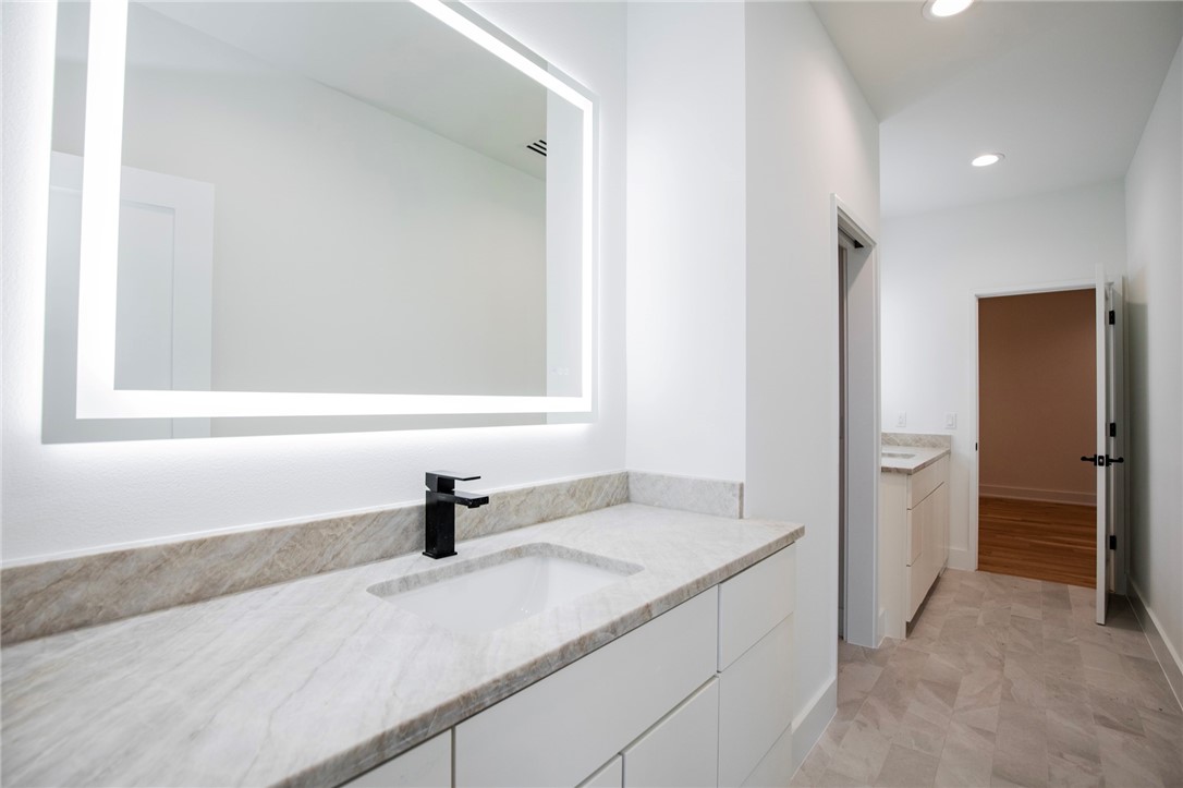 Hawks Landing On Beaver Lake Rurban - Residential