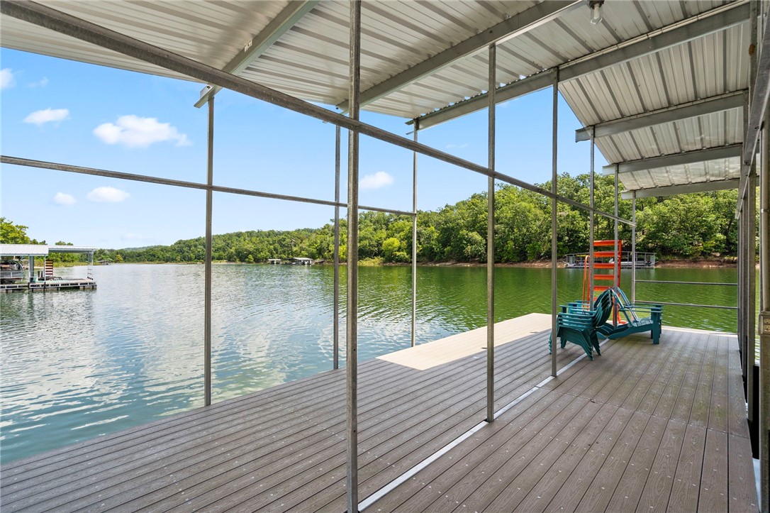 Hawks Landing On Beaver Lake Rurban - Residential