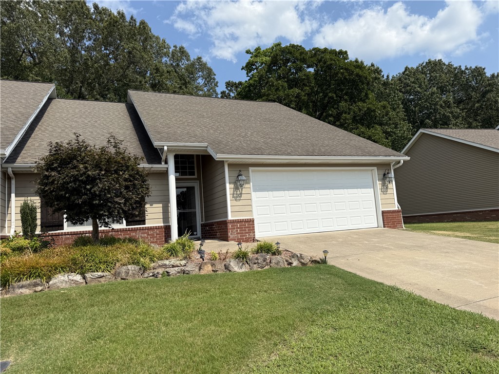 Welcome to 3101 Belmont Ave, Harrison, AR 72601 — a well-maintained 2 bedroom, 2 bath condo featuring a new roof, spacious 2-car garage, & the convenience of single-level living. This Condo also comes equipped with a whole-house generator for peace of mind year-round. Step inside to a comfortable layout perfect for both relaxing & entertaining. The bedrooms are generously sized, & the open living and dining areas offer a welcoming feel. The property’s exterior is neat and low- maintenance, making it ideal for those looking for a home that’s ready to enjoy from day one.
Area Highlights: Located in the heart of Harrison, you’ll be just minutes from Lake Harrison Park, & the scenic beauty of the Buffalo National River—perfect for fishing, kayaking, hiking, & enjoying the great outdoors. Downtown Harrison offers charming shops, local dining, & seasonal events, while Branson, MO is just about 45 minutes away for live entertainment, shopping, and attractions.