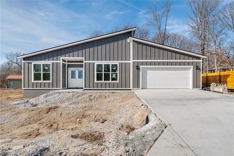 Photo of 273 Stoneykirk Drive, Bella Vista, AR 72715 (MLS # 1335603)