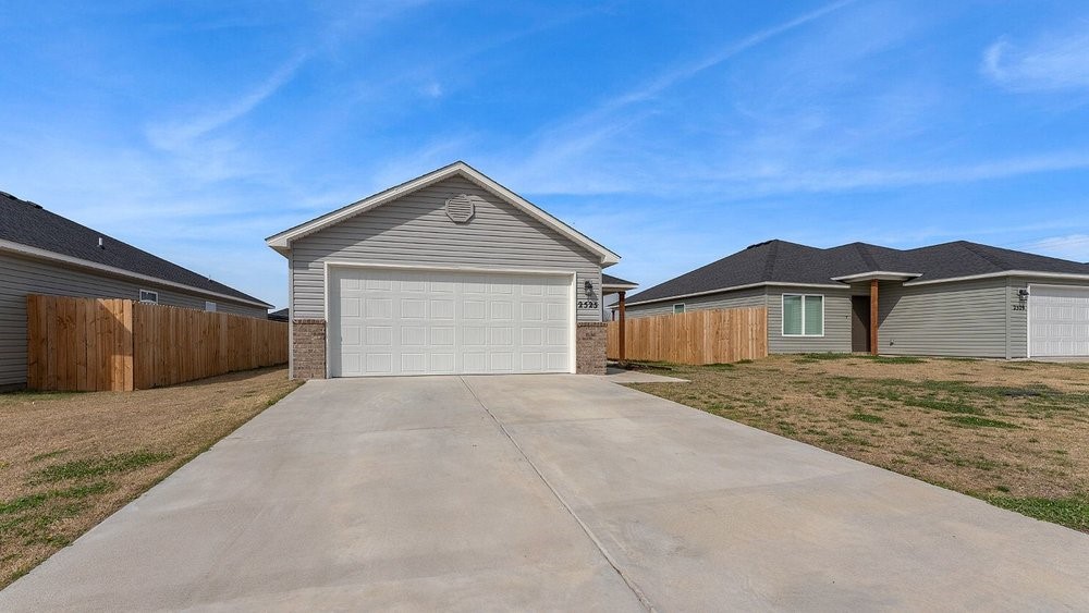 Fox Tail Village Sub Siloam Spgs - Residential Lease