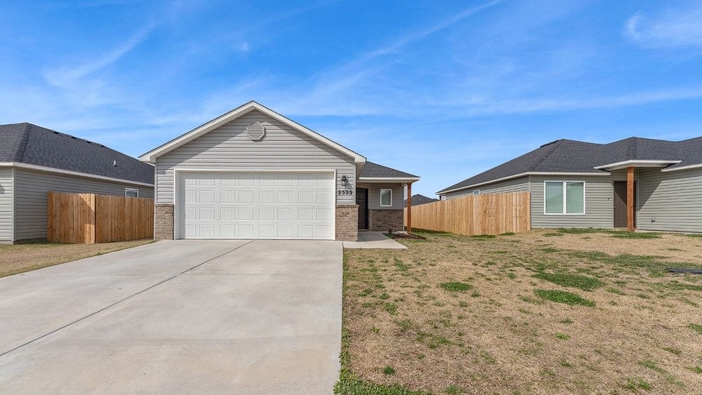 Fox Tail Village Sub Siloam Spgs - Residential Lease