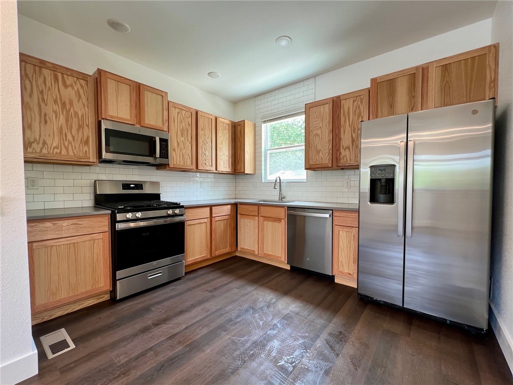 Hendrix Add - Residential Lease
