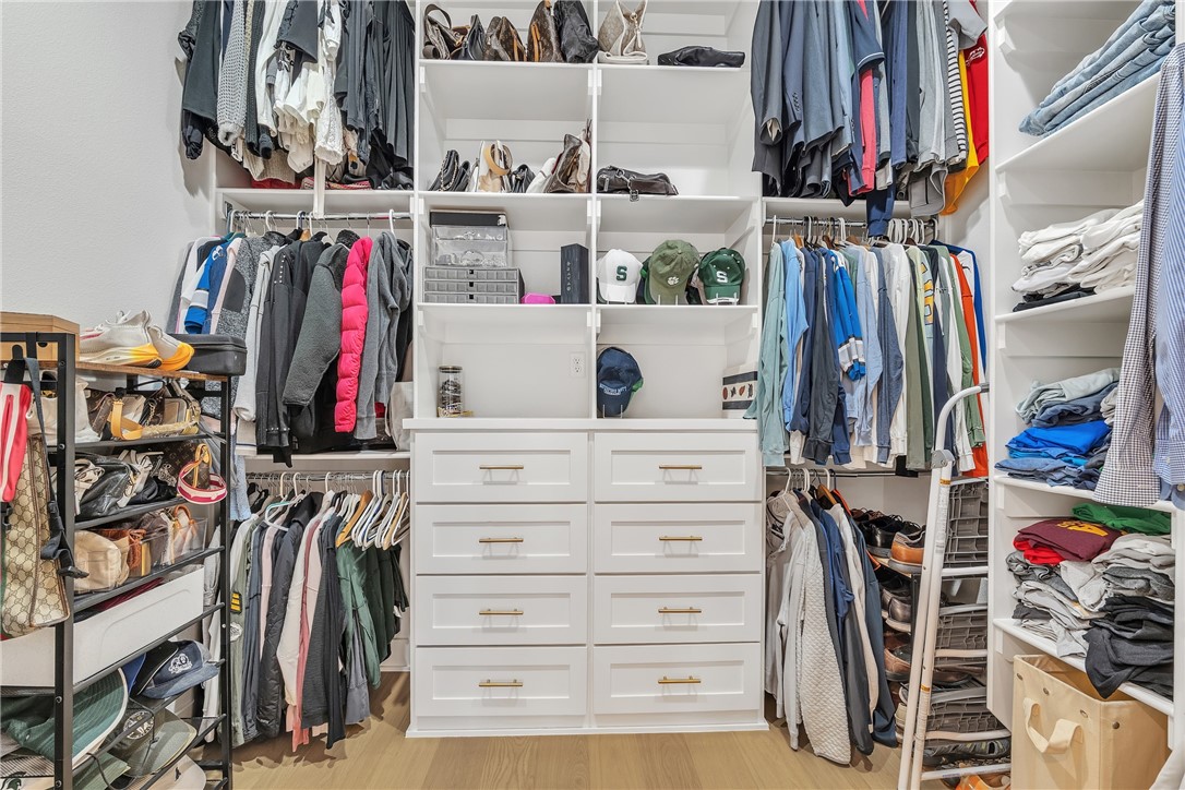 Meadow Brook Sub Ph I Rogers - Residential