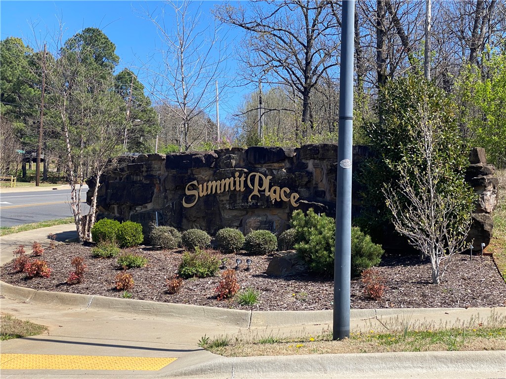 Lot located in the heart of Fayetteville is perfect to build your dream home. Close to popular restaurants.