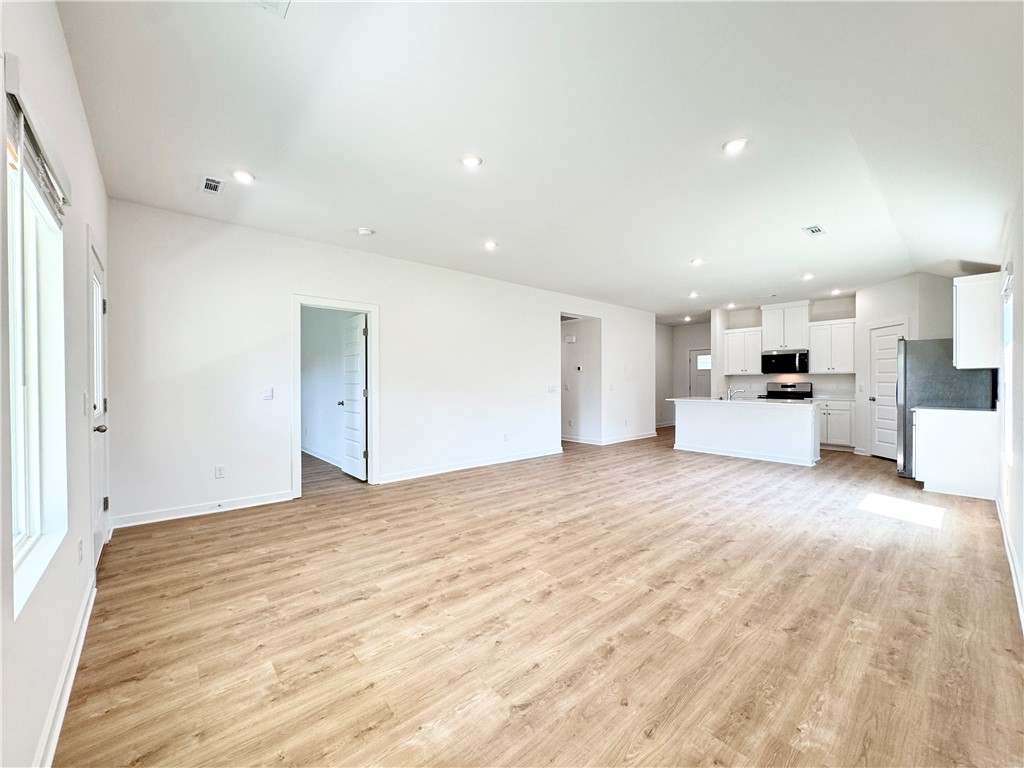 Wagon Wheel Crossing - Residential Lease