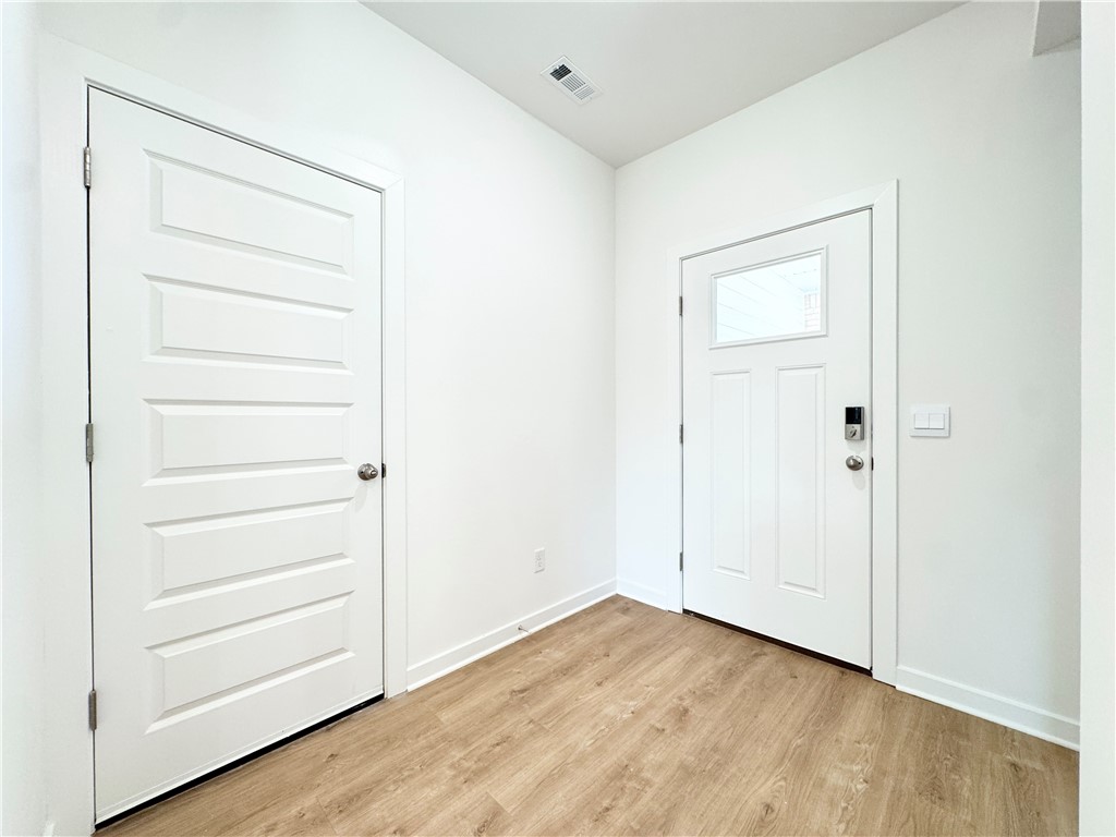 Wagon Wheel Crossing - Residential Lease