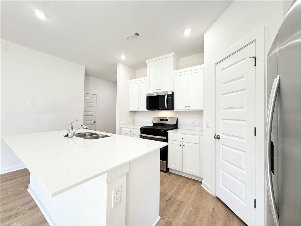 Wagon Wheel Crossing - Residential Lease