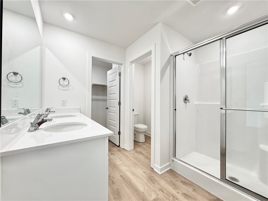 Wagon Wheel Crossing - Residential Lease